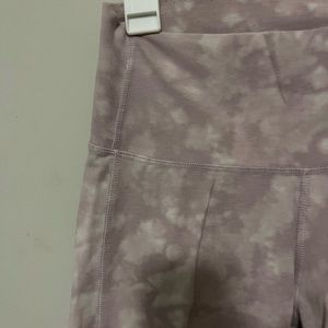Very comfy pink marble leggings. Size M.